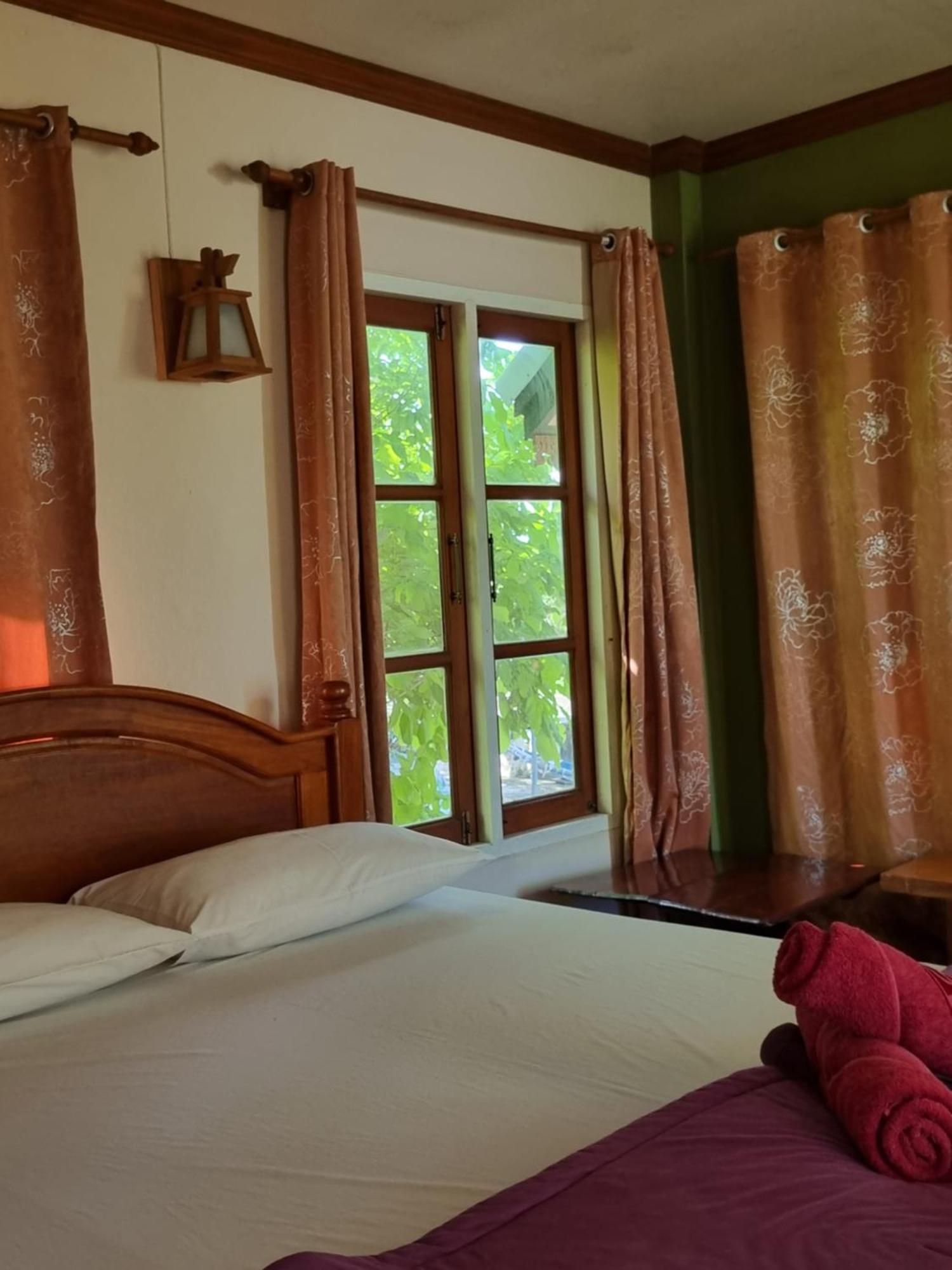 Hello Sichang Bungalow Ko Sichang Zimmer foto